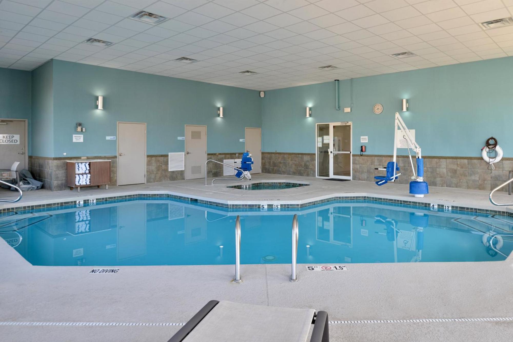 Holiday Inn Express Hotel & Suites Farmington By Ihg Экстерьер фото