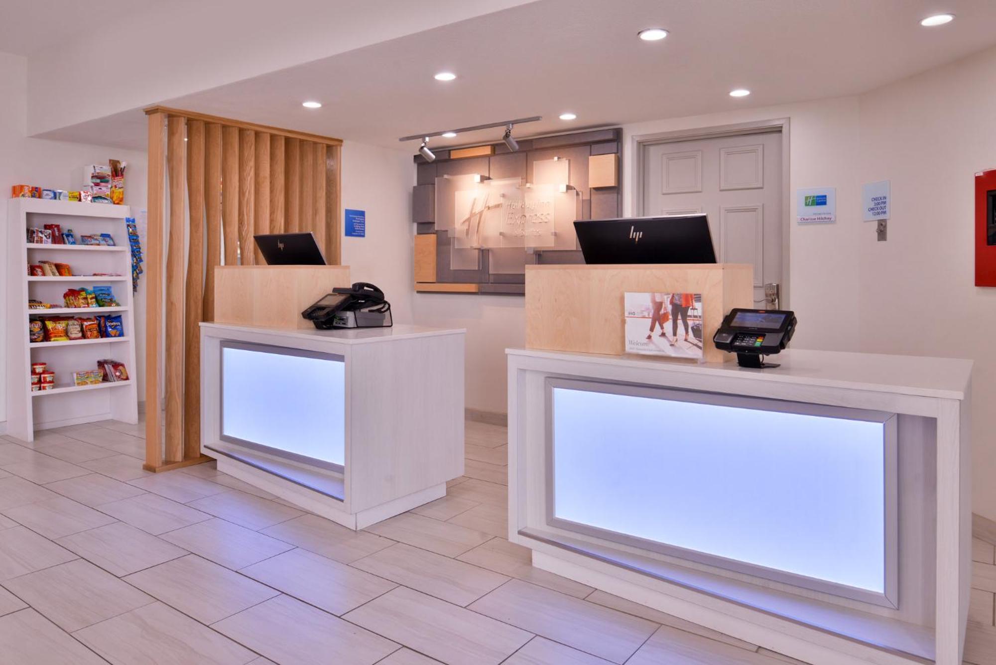 Holiday Inn Express Hotel & Suites Farmington By Ihg Экстерьер фото