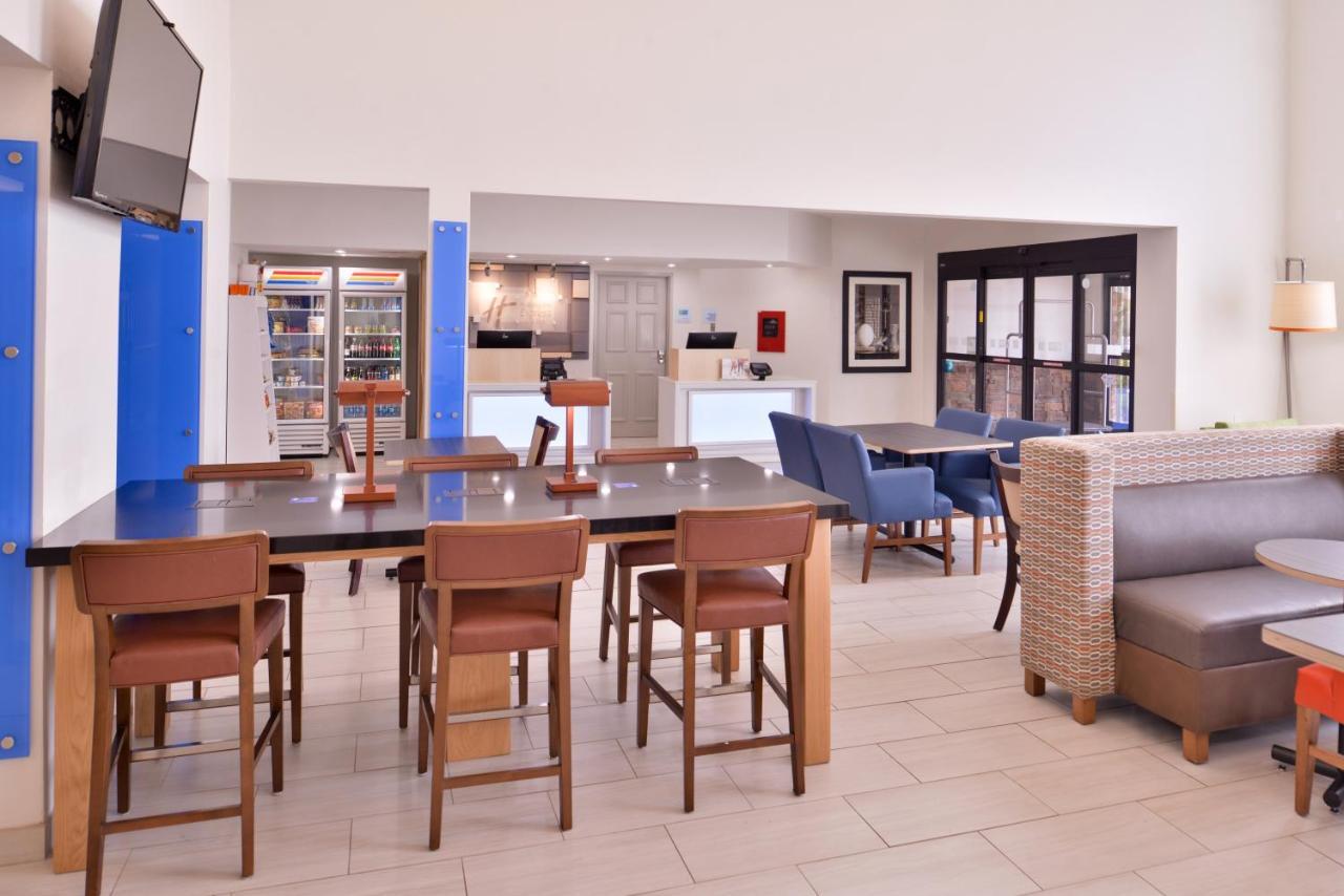Holiday Inn Express Hotel & Suites Farmington By Ihg Экстерьер фото
