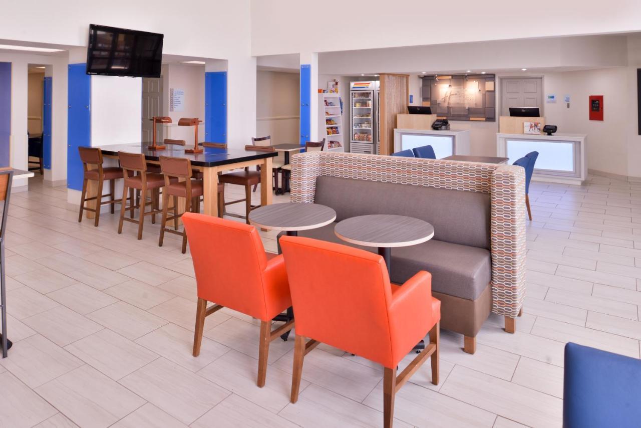 Holiday Inn Express Hotel & Suites Farmington By Ihg Экстерьер фото